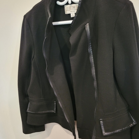 Julian Taylor N.Y. Fashionable Sleek Black Zip Jacket Size 14 - Picture 6 of 10